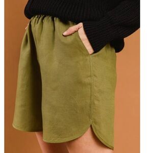Tradlands Glenn Long Short in Olive